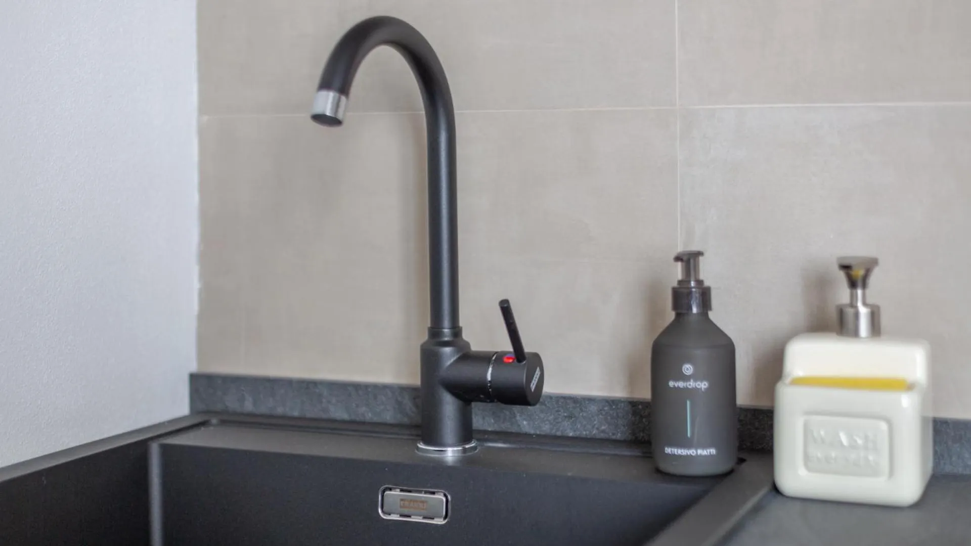 מילאנו Stylish Studio Loft In Porta Romana 0*,