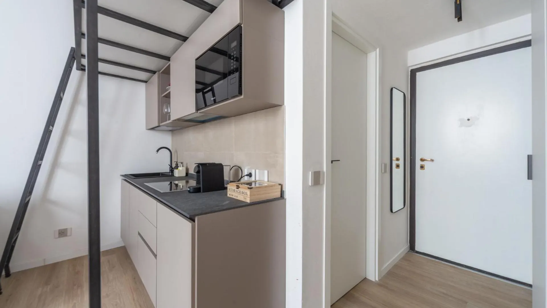 Stylish Studio Loft In Porta Romana Milán 0*,  Italia