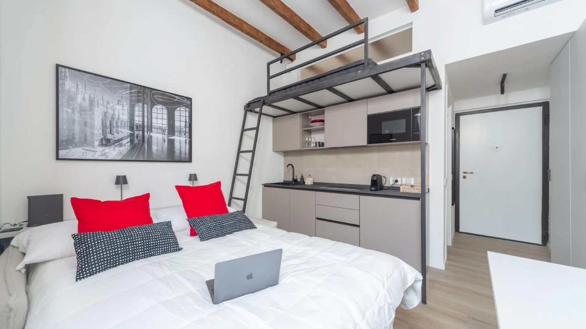 Stylish Studio Loft In Porta Romana Milán Apartamento